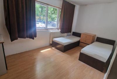 Apartament cu 3 camere decomandat în Berceni - 7