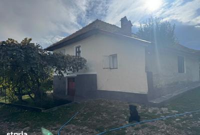Casă cu 5 camere cu Teren 11000 Mp în Alimpești