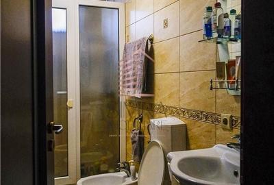 Casă cu 4 camere decomandat cu Teren 722 Mp în Central