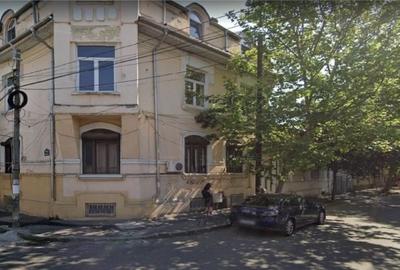 Apartament cu 4 camere în Unirii