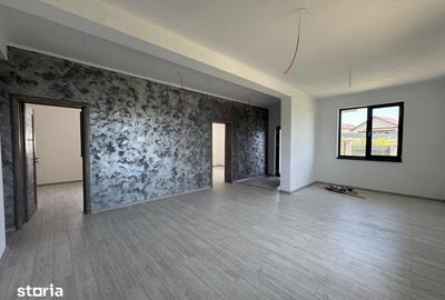 Casă cu 4 camere cu Teren 430 Mp în Miroslava
