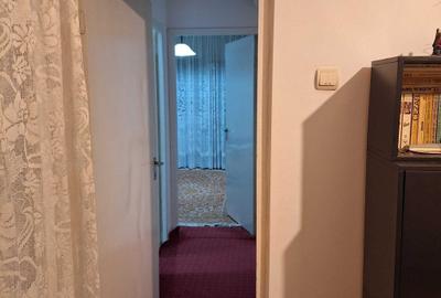 Apartament cu 3 camere semidecomandat în Aluniș