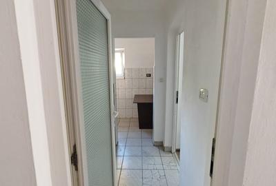 Garsonieră decomandată în Confecții