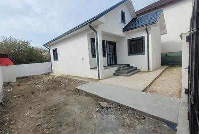Casă cu 4 camere în Central - 6