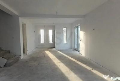 Casă cu 4 camere cu Teren 400 Mp în Central