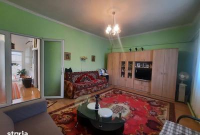 Casă cu 2 camere decomandat cu Teren 250 Mp în Central - 1