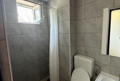 Garsonieră decomandată în Titan