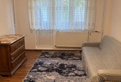 Apartament cu 2 camere semidecomandat în Berceni