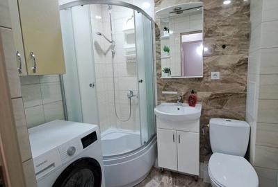 Apartament cu 2 camere decomandat în Titan