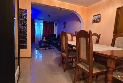 Apartament cu 4 camere decomandat în Central - 2