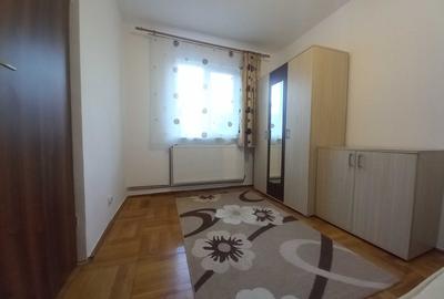 Apartament cu 3 camere semidecomandat în Fortuna