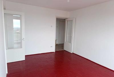 Apartament cu 3 camere semidecomandat în Central - 3