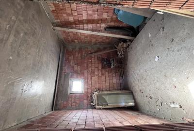 Casă cu Teren 250 Mp în Central