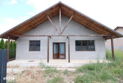 Casă cu 3 camere în Tătarca