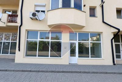Spațiu comercial, de 122 mp, în Snagov