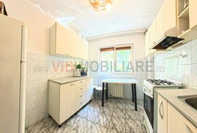 Apartament cu 2 camere semidecomandat în Tei