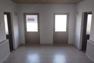 Casă cu Teren 469 Mp în Central - 3