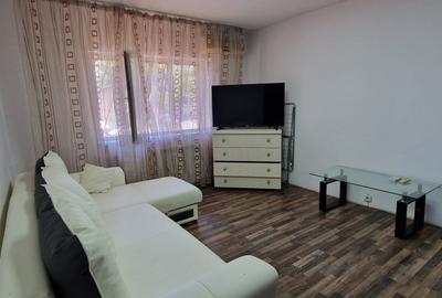 Apartament cu 2 camere semidecomandat, mobilat în Craiovița Nouă