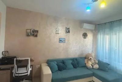 Garsonieră decomandată în Nicolina