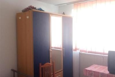 Apartament cu 3 camere decomandat în Cornișa - 2