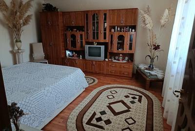 Casă cu 3 camere cu Teren 500 Mp în Central
