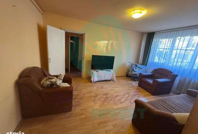 Apartament cu 3 camere semidecomandat în Ozana