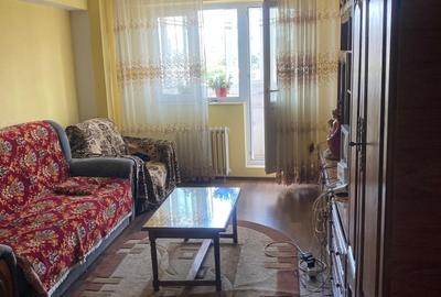 Apartament cu 3 camere semidecomandat în Chișinau