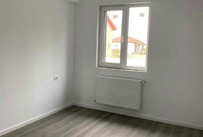 Casă cu 4 camere cu Teren 70 Mp în Central - 15
