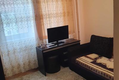 Apartament cu 2 camere semidecomandat, mobilat în Central