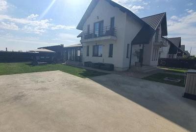 Casă cu 5 camere cu Teren 450 Mp în Crevedia - 2