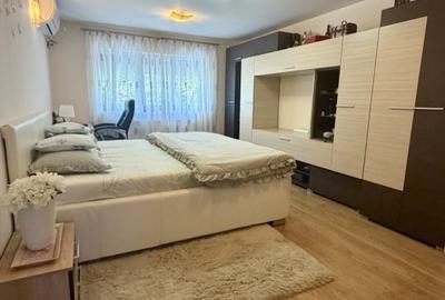 Apartament cu 2 camere decomandat, mobilat în Torontalului