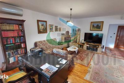 Casă cu 5 camere cu Teren 660 Mp în Central
