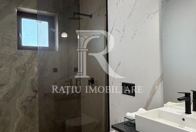 Casă cu 4 camere în Sânmartin