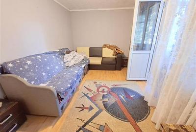 Apartament cu 3 camere decomandat în Narcisa