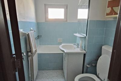 Apartament cu 3 camere decomandat în Micro 14