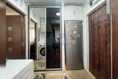 Apartament cu 2 camere semidecomandat, mobilat în Micro I - 3