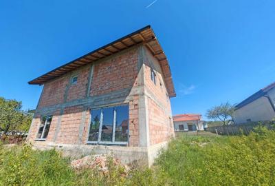 Casă cu 4 camere în Central - 2