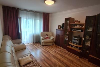 Apartament cu 3 camere decomandat în Cantacuzino