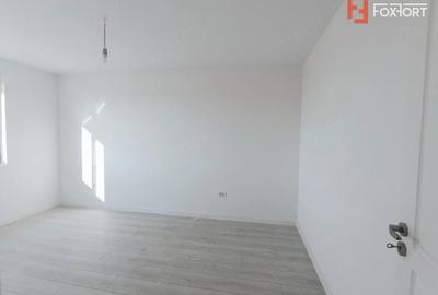 Apartament cu 2 camere decomandat în Giroc