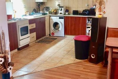 Casă cu 8 camere cu Canalizare în Șercaia - 2