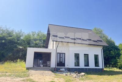 Casă individuală cu 4 camere cu Canalizare în Sfântu Ilie