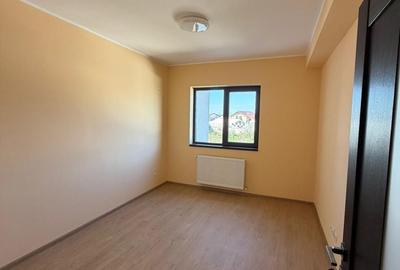 Casă cu 4 camere cu Teren 220 Mp în Domnești
