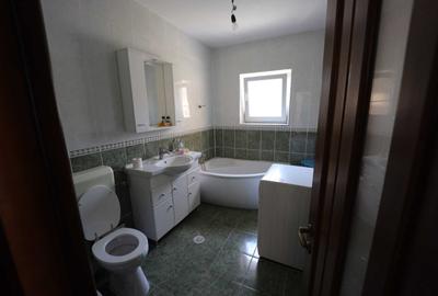 Casă cu 4 camere cu Teren 2900 Mp în Central - 4