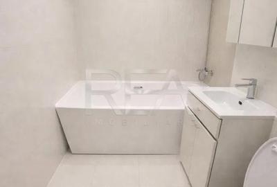 Apartament cu 3 camere semidecomandat în Pajura