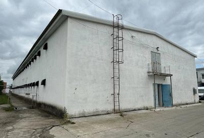 Spațiu comercial, de 2,000 mp, în Giarmata