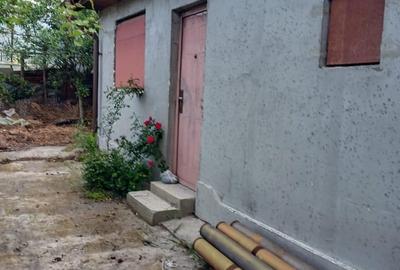 Casă cu 3 camere cu Teren 1942 Mp în Central