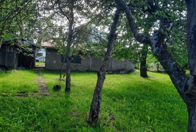 Casă cu 4 camere în Brebu
