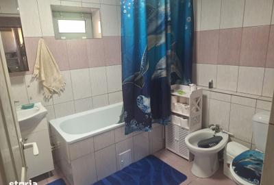 Casă cu 5 camere cu Teren 211 Mp în Brătianu