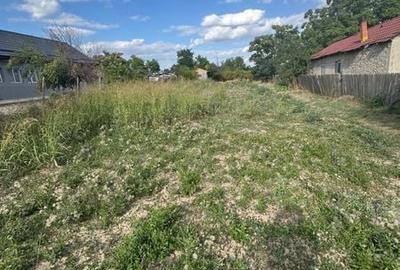 Teren de 854 mp, în Săveni
