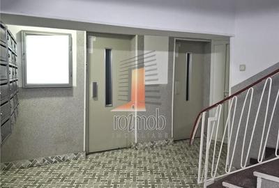 Apartament cu 3 camere decomandat în Tei